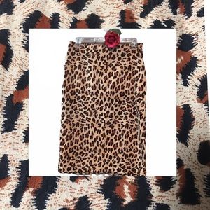 Newport News Shape Fix Leopard Pencil skirt Sz. 8 mob wife